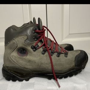 Merrell M2 hiking boots. Good condition.